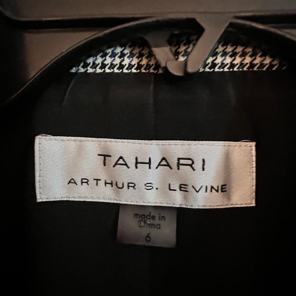 TAHARI, work blazer, size 6 - Picture 3 of 8